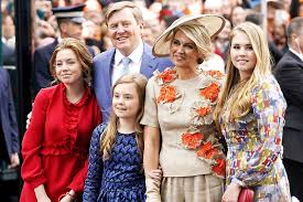 Born 27 april 1967) is the king of the netherlands, having acceded to the throne following his mother's abdication in 2013. Niederlander Feiern Konig Willem Alexander News Orf At