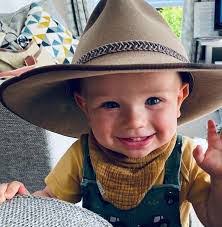 Fern Kelly's Instagram, Twitter & Facebook