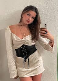 Jules LeBlanc - Free pics, galleries & more at Babepedia