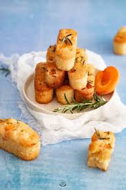 Financiers Abricot Romarin Recette En 2020 Biscuits Moelleux Recette Facile Et Rapide Alimentation