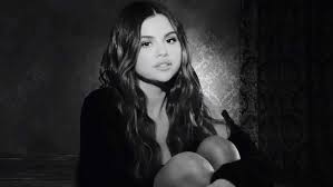Wallpaper portrait black and white celebrity selena gomez. Selena Gomez Wallpaper Lose You To Love Me