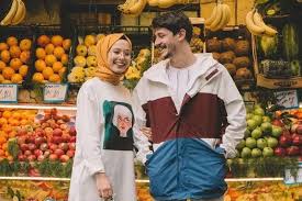 Berikut beberapa foto prewedding dengan konsep prewedding casual simple n fun. 7 Inspirasi Baju Prewedding Casual Yang Cocok Untuk Hijaber Womantalk