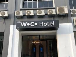 The oldest mall in puchong that houses four floors and over 250 shops has been welcoming visitors for more than two decades. Hotels Near Lrt Bandar Kinrara In Puchong 2021 Hotels Trip Com
