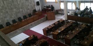 Jumlah tersebut juga tidak dihitung dengan tumpukan majalah yang ada di pojok ruangan. Rayakan Hut Bogor Rapat Paripurna Dprd Gunakan Bahasa Sunda Merdeka Com