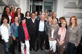 Check spelling or type a new query. Orf Salzburg Mitarbeiter Im Buro Von Landeshauptmann Wilfried Haslauer