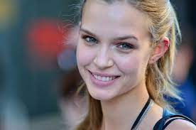 Joséphine baker dans son dressing de l'alexandra palace. Josephine Skriver Wikipedia