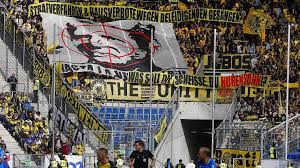 Stadion powstał w 1999 roku i został przekazany jako dar dla tsg hoffenheim przez właściciela klubu i obecnego patrona obiektu, dietmara hoppa. Bvb Fans Schmuggeln Hopp Transparent Ins Stadion