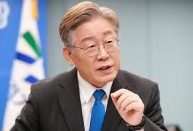 이 지사 개인으로는 2017년 더불어민주당 대선 경선에서 문재인 대통령에게 고배를 마신 이후 두 번째 도전이다. ì´ìž¬ëª… í˜•ìˆ˜ ìš•ì„¤ íŒŒì¼ ì˜¬ë¦° ìœ íŠœë²„ ê·¸ í›„ë³´ ì˜†ì— ìžˆë˜ ì¸ë¬¼ íŒŒì´ë‚¸ì…œë‰´ìŠ¤