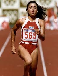 Florence Griffith Joyner B 1959 D 1998 Was An American Track And Field Athlete She Is Considered The Fastest Woman Flo Jo Female Athletes Track And Field