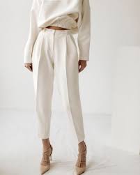 Sweatshirt Und Bananenhose Weiss Namelazz Trend Banana In 2020 Outfit Outfit Ideen Arbeit Outfit