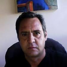 Russell Lind's Instagram, Twitter & Facebook