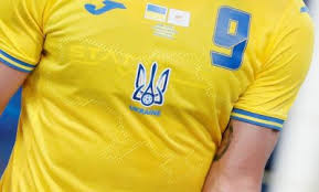 Новая скандальная форма сборной украины по футболу была одобрена уефа. Uhxehvuq5ngkom