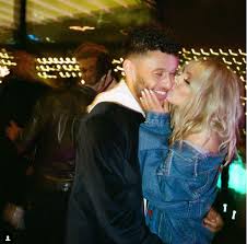Well perrie got her wish and they're now sharing a gorgeous home that comes complete with a terrace pool. Perrie Edwards Puts On A Loved Up Display With Alex Oxlade Chamberlain And Reveals Her Very Soppy Nickname For Him