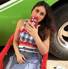 Kareenakapoorkhan Captured By Rheakapoor On Her Phone Karena Kapoor Kareena Kapoor Khan Hot Actresses