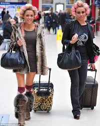 Stop Trying To Make Rollers Happen Scousewives Board Train To London Sporting Liverpool S Favourite Pre Night Out Look Hair Rollers Style Hot Rollers