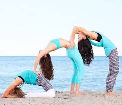 Pin By Ada Ramirez On Carinos Para Amigas Yoga Challenge Poses 3 Person Yoga Poses 3 People Yoga Poses