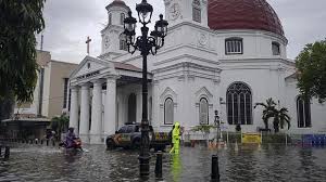 Banjir terjadi di beberapa wilayah di 10 kecamatan yaitu kecamatan tugu, semarang barat, semarang utara, semarang tengah, semarang selatan, ngaliyan, pedurungan, semarang timur. Z83hy7zzscwl M