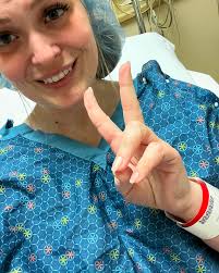 Bailey Kramer (@baileysbreastcancerjourney) • Instagram photos and videos