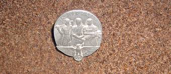 Zu den bekannten orden für berufstätige aus allen branchen gehört die ehrenmedaille held der arbeit. German Ww2 Items For Sale On Twitter National Labor Day 1 9 3 5 Maker Marked For E L Muller Pforzheim Tag Der Arbeit Abzeichen