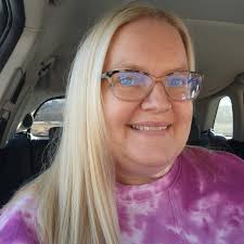 Just putting this here incase you wanna support a local, time to vote,  Tiffanie Foster @Desert Wilde Salon made the ballot!! I believe you can  vote daily…