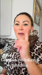 Kenia Haciendo Carne Asada