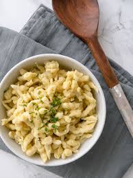 Easy German Spaetzle Recipe Ready In Only 15 Minutes And A Great Side Dish For All Kinds Of Recipes You Only Need 4 Spaetzle Recipe Recipes German Spaetzle