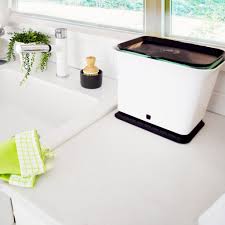 The result means less mess, less odor, and no flies. Full Circle Fresh Air 1 5 Gallon Odor Free Countertop Compost Bin Full Circle Home