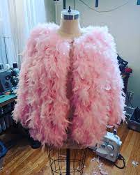 FO] Made this feather coat for a friend's One Piece Doflamingo halloween  costume : r/sewing