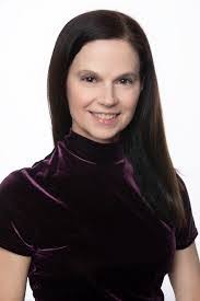 Marie Whalen's Instagram, Twitter & Facebook