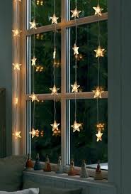 Kreative Ideen Fur Eine Festliche Fensterdeko Zu Weihnachten Weihnacht Fenster Fensterdeko Weihnachten Weihnachtlich Dekorieren