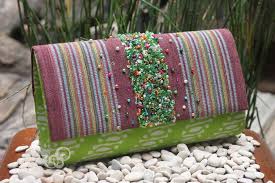 Compilation Of Javanese Batik And Ntb Tenun Clutchbag Adorned With Stones Synthetic Pearl And Also Japan Beads So Stunning Clutchba Tenunan Batik Ide