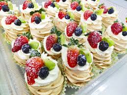 5 bahan aje pavlova, tapi susah betul nak menjadi kan? Pavlova Mini Cream Special Harga Rm70 Azie Azmi Bakery Facebook