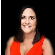 Deanna Larson's Instagram, Twitter & Facebook