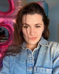 Anastasia Anderson's Instagram, Twitter & Facebook