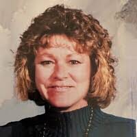 Paula Bott's Instagram, Twitter & Facebook