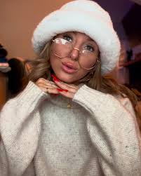 She's Simply a GIRLSGIRL (@chelsea.beeeee) · Instagram 照片和视频