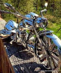 Les Sculptures De Motos En Cuilleres De James Rice 2tout2rien Spoon Art Welding Art Projects Trash Art