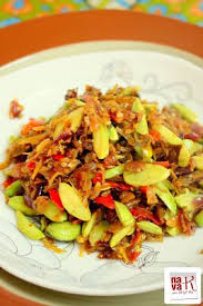 Sambal memang garing dan ikan bilis pun garing jugak. Nava K Chilli Petai Stink Beans With Anchovies Asian Recipes Spicy Recipes Sambal