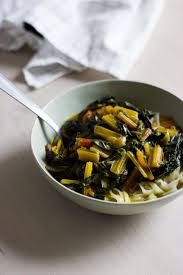 Curry De Blettes Tagliatelles De Riz Friendly Beauty Tagliatelles Curry Cuisiner Les Legumes