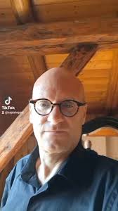 Découvrez la nouvelle vidéo de Captain France! Elle porte sur un récent  recueil d'histoires épiques aux éditions de la Force G. Les Contes et  légendes de super-héros d'Europe, avec Captain France, ...