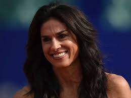 L'ex campionessa argentina gabriela sabatini ha rilasciato una bella intervista in occasione del roland garros. Gabriela Sabatini Exclusive If I Were To Play Against A Current Player I Would Choose Serena Williams Gabriela Sabatini Tennis News Times Of India