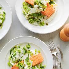 Saumon Au Four Et Salade Croquante De Chou Rave Au Citron Ricardo Recipe Kohlrabi Slaw Vegetable Recipes Baked Salmon