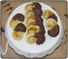 Mini Schweinsohrchen Mit Schokolade Wiewowasistgut Com Rezept Blatterteig Rezepte Suss Schweinsohren Kaffee Und Kuchen
