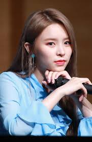 Roleplayer__씨엘씨 lead vocal lead dancer visual happy virus chong tingyan/elkie chong𓃲 •lh•. Elkie Wikidata