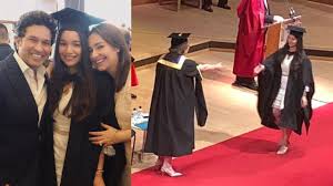 The film makers took to twitter to share the legendary cricket player sachin tendulkar along with his wife anjali tendulkar and daughter. Sara Tendulkar Daughter Of Sachin Tendulkar Graduation Celibrating Video Youtube