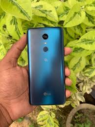 PhoneBox.lk - LG Q9 4GB/64GB • 100 ...
