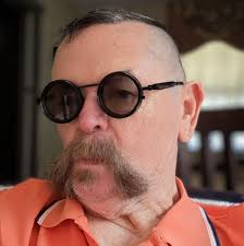 Irresistible Homemade Chocolate Fudge Sauce