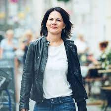 Nach fünfzehn jahren opposition bieten die grünen ein bild der geschlossenheit. Annalena Baerbock Eltern Alter Vermogen