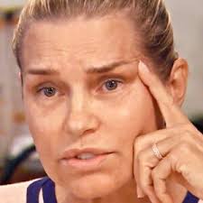 Beverly Broadus Green visits health fair at Inga's Lavish Lashes