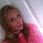 Sophia Hallas's Instagram, Twitter & Facebook